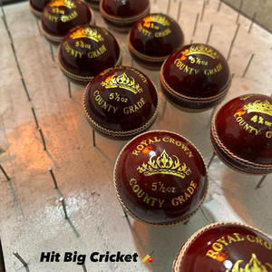 Pelota de Cricket de Cuero Salstar de Primera Calidad, Colores Personalizables, Logotipo, Diseño Transpirable y Ligero - Product Image 4