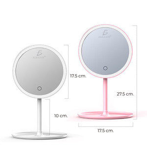 Miroir de maquillage portable de 17,5 cm avec anneau lumineux LED, style TikTok, fabriqué en plastique durable - Product Image 2