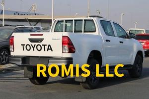 Toyota Hilux 2025 Pickup Bianco 5 Posti Cambio Automatico Fari LED Pneumatici R17 Motore a Benzina - Product Image 3