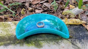 Round Resin Plate for Serving Durable Plate Perfect for Gifting or Interior Styling - Product Image 3