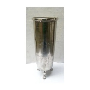 Maceta de Aluminio Ligera y Ecológica de la Marca TQC, Diseño Moderno Americano con Acabado Niquelado Dorado Brillante - Product Image 2