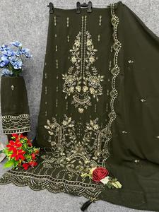 Traje Bordado Pakistaní de Fábrica, para un Look Veraniego de Lujo con Dupatta, Disponible para Uso Diario a un Precio Accesible - Product Image 6