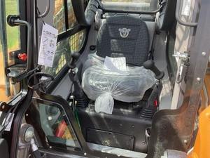 2025 SV280B Skid Steer Loader Bonne affaire sur chargeur frontal sur roues avec moteur central et composants de roulement - Product Image 4