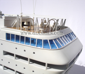 Modèle réduit de bateau en bois Costa Classica de conception personnalisée du fabricant Gia Nhien Navire en bois de haute qualité fait à la main pour cadeau Bas quantité minimale de commande - Product Image 3