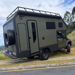 Autocaravana de Lujo de Estilo Moderno 4x4, Caravana de Alta Calidad, Camper Van - Product Image 2