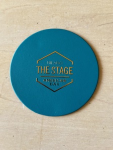 ที่รองแก้วหนังสร้างใหม่ขนาด100มม. แบบกำหนดเองพิมพ์ดิจิตอลสำหรับการต้อนรับสำหรับร้านอาหารและกิจกรรมชุดบาร์หมวดหมู่ผลิตภัณฑ์ - Product Image 5