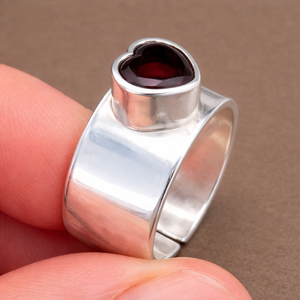Classy Fine Jewelry Rhoya Jewels Model 405 Rhodium Plated <b>Garnet</b> Heart Signet Bezel Set <b>Ring</b> <b>Silver</b> Band Unisex Wedding - Product Image 4