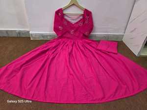 Ensemble Kurti Pantalon Anarkali Kameez pour Femme en Coton Ethnique Style Indien avec Broderie et Travail de Miroir pour Mariage, Fête et Occasions Spéciales - Vente en Gros - Product Image 5