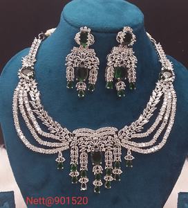 Élégant ensemble de bijoux en diamants américains pour femmes collier étincelant avec boucle d'oreille assortie choix parfait pour mariage et fêtes - Product Image 5