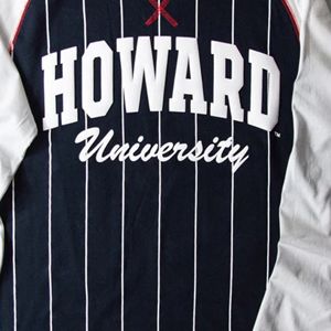 Pull personnalisé unisexe Howard University Bison, vêtements HBCU d'hiver en noir et blanc avec 67 motifs au dos - Product Image 2