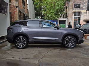 JeTour Dasheng SUV 2022 bien entretenu, conduite à gauche, automatique, 1.6T Turbo Diesel, sièges en cuir, en excellent état - Product Image 4