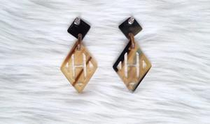 Boucles d'oreilles créoles classiques en corne naturelle avec diamant et perle polie Style animal longue goutte et goujon pour bijoux de déclaration de fête - Product Image 2