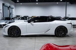 รถยนต์มือสอง Lexus LC500 Coupe ปี 2019 สีขาว 4 ที่นั่ง ไฟหน้า LED ยาง R19 เครื่องปรับอากาศอัตโนมัติ ภายในตกแต่งด้วยหนัง ปรับเบาะไฟฟ้า - Product Image 5