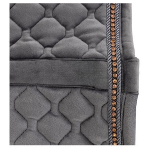 แผ่นรองอานม้าภาษาอังกฤษบุผ้าระบายอากาศได้ดีออกแบบมาเพื่อความทนทานใส่สบายและการกระจายแรงดันที่สมดุลสำหรับม้าและผู้ขับขี่ - Product Image 6