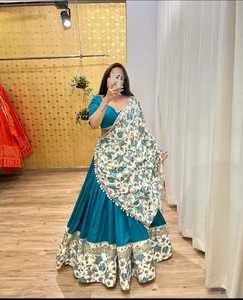 La plus tendance Navratri Lehenga avec une belle impression numérique avec de la dentelle de travail lourde en miroir réel - Product Image 5