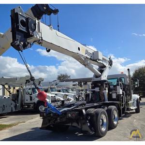 Grue mobile Altec AC30-53T d'occasion sur camion Peterbilt 567 avec flèche pour la construction, dotée d'un moteur et d'une boîte de vitesses, composants essentiels - Product Image 1