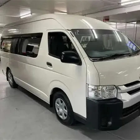 प्रयुक्त 2018 टोयोटा HIACE GL वैन 2.8L डीजल