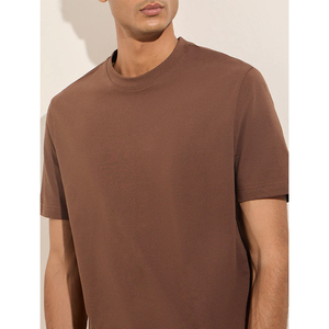 T-shirt en coton uni pour homme, tissu confortable, idéal pour un usage décontracté et quotidien - Product Image 2
