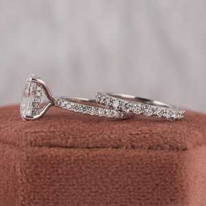 ชุดแหวนหมั้นพร้อมเพชรทรงรีสไตล์โรแมนติกได้รับการรับรองจากอี2.5CT ทอง14K พร้อมด้วยรัศมีที่ซ่อนไว้สำหรับงานแต่งงานและงานเลี้ยง - Product Image 3