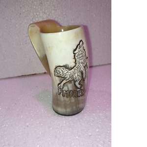 Tasse en corne fabriquée à la main de qualité supérieure en véritable corne avec surface polie et style rustique unique pour une utilisation à des fins de cadeau - Product Image 2