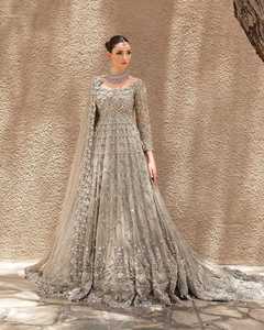 ชุดแต่งงานหรูหราใหม่ปี 2025 คอสูง แขนยาว ชุดเจ้าสาวสง่างาม ชุดราตรี จากปากีสถาน - Product Image 3