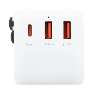 Jetsetter Plus Kit Adattatore da Viaggio Personalizzato, Gadget su Misura per il Viaggiatore Moderno - Product Image 3