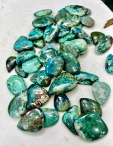 Chrysocolla Cabochon ธรรมชาติพลอยหลวมคริสโซโคลลาสีเขียวรูปร่างผสม - Product Image 3