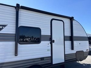 Remorque F-o-r-e-s-t R-i-v-e-r Wildwood Fsx 164R-B-L-E d'occasion 2024 prête à la vente - Product Image 2