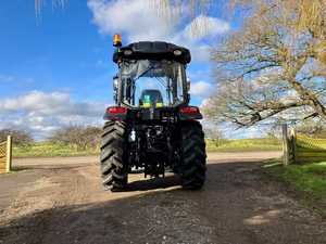 Tractor LOVOL de 70 HP con Tracción en las 4 Ruedas y Cargador Frontal - Product Image 6