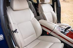 BMW Alpina B7 2011 Usado, Motor V8 Twin-Turbo de 500 hp, Color Azul Metálico Alpina, Mayormente sin Modificaciones - Product Image 5