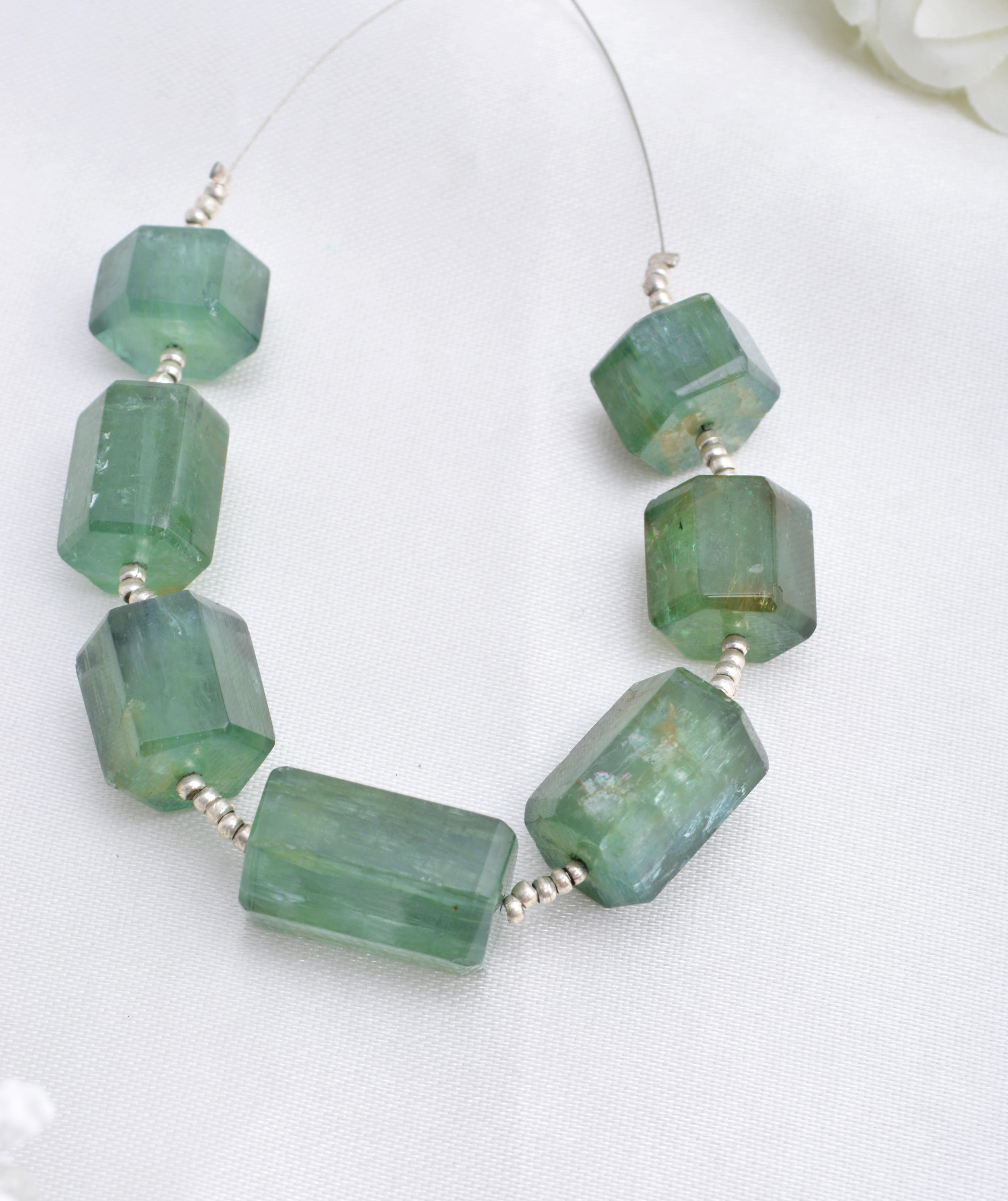 สีเขียว