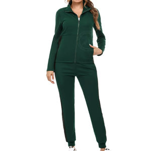 Ensemble de survêtement pour femme en velours de haute qualité avec fermeture éclair et pantalon de jogging en velours respirant et écologique disponible en taille XL Plus - Product Image 1