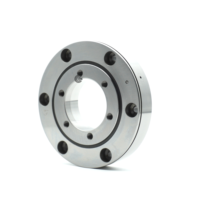 Roulement à rouleaux croisés XU060111 avec trou de montage intégré, couronne d'orientation de précision P4 P5 pour bras robotique et table rotative CNC