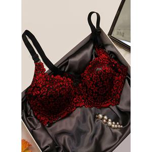 Soutien-gorge en maille à fleurs Spirea Soutiens-gorge rembourrés légers avec ou sans armature - Product Image 4