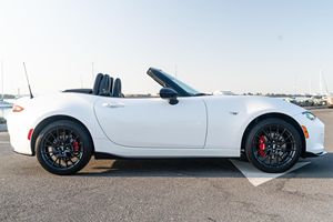 Mazda MX-5 Miata Club 2023 Usado en Excelentes Condiciones - Product Image 3