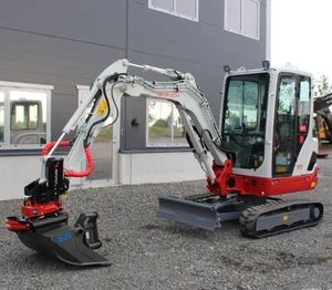 Venta al por mayor: Excavadora mini de orugas usada Takeuchi TB225/TB260 original de 6 toneladas, con motor hidráulico, bomba y transmisión duraderos de Japón. - Product Image 1