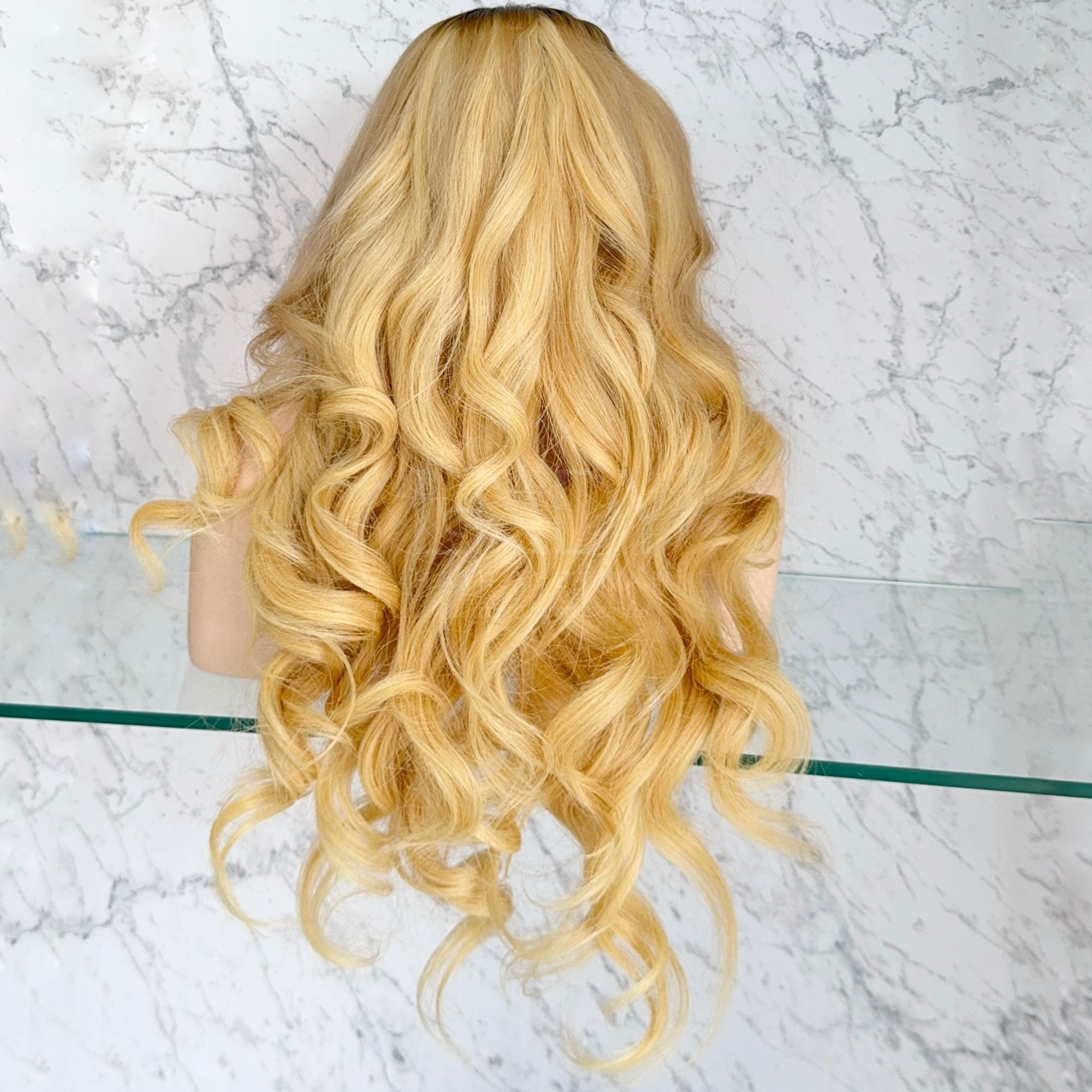 สีบลอนด์