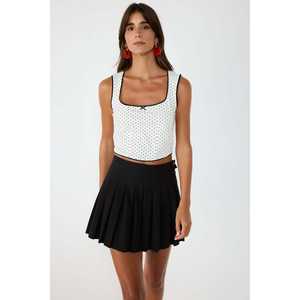 Top Corto con Tirantes Gruesos y Estampado de Lunares - Product Image 1