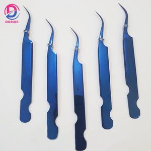 Pince à épiler d'extension de cils incurvés de haute qualité Blue Plasma Circle Handle Wholesale Private Custom Label Matériel en acier inoxydable - Product Image 1