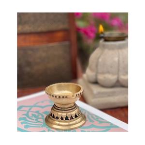 Lampe Diya en laiton antique huile traditionnelle Deepak pour les cérémonies religieuses Puja Mandir Temple culte et Diwali Aarti - Product Image 2