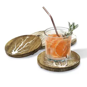 Ensemble de sous-verres en bois de qualité supérieure avec un design simple Dessous de verre carrés décoratifs Cadeaux pour bébés À la meilleure vente - Product Image 1