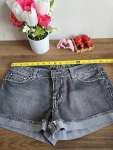กางเกงยีนส์ขาสั้นทรงวินเทจ - Product Image 4