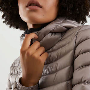 Chaqueta de Plumón Personalizada en Oferta, Chaqueta de Plumón con Logotipo Personalizado para Mujer, Hecha en Pakistán - Product Image 6