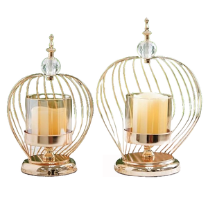 Nuevo soporte de vela con acabado en oro en forma de corazón, soporte votivo decorativo estructurado de malla de alambre con vidrio a prueba de viento - Product Image 1