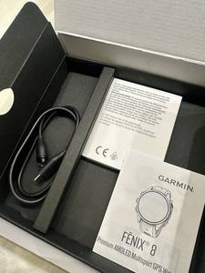 Garmins Fenix 8 51 mm AMOLED Zafiro Titanio con Correa de Cuero, Nylon y Titanio - Product Image 2