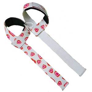 Bandes de maintien pour poignets de musculation personnalisées avec logo RC Fitness Wear, imprimées avec un motif cœur, résistantes et de qualité supérieure - Product Image 1