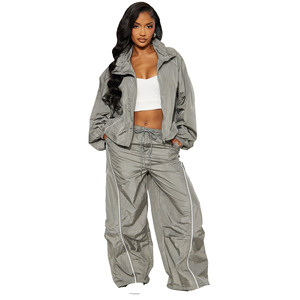 Conjunto Deportivo con Capucha para Mujer, Cortavientos, 100% Poliéster, Estampado Personalizado, Secado Rápido, Reversible, Estilo Premium - Product Image 4