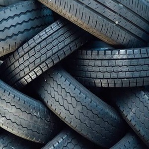 Neumático Radial 295/80R22.5 Usado de Caucho Sólido Reencauchable para Autos y Camiones para el Mercado Africano con 4 Años de Garantía de Adana - Product Image 1
