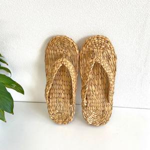 Prix du fabricant de tongs en jacinthe d'eau, tongs en fibre naturelle, vente en gros de sandales à glissière - Product Image 5