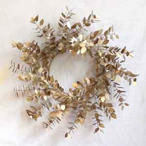 Porte-couronne en métal forgé avec des fleurs artificielles, couleurs noires, pour la décoration de la maison, des fêtes et de Noël - Product Image 4